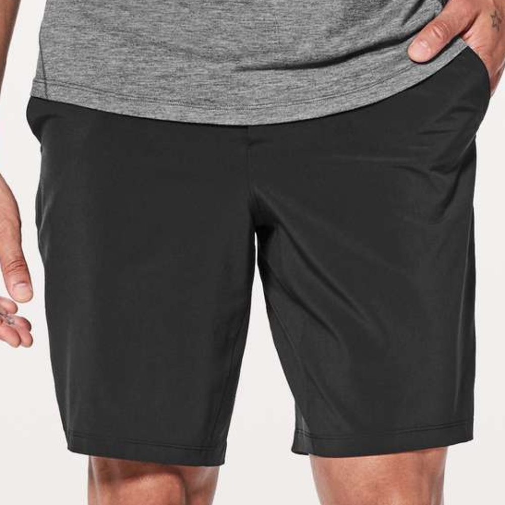 NWOT Lululemon Black Pace Breaker Shorts (LINER)